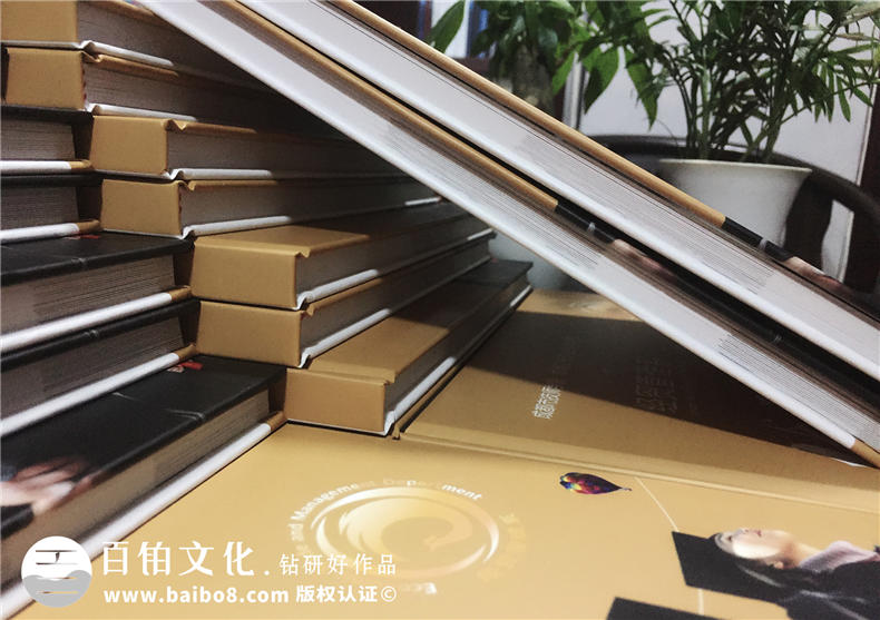去哪里制作大學(xué)畢業(yè)紀(jì)念冊(cè) 記錄你我、記錄青春的大學(xué)紀(jì)念冊(cè)
