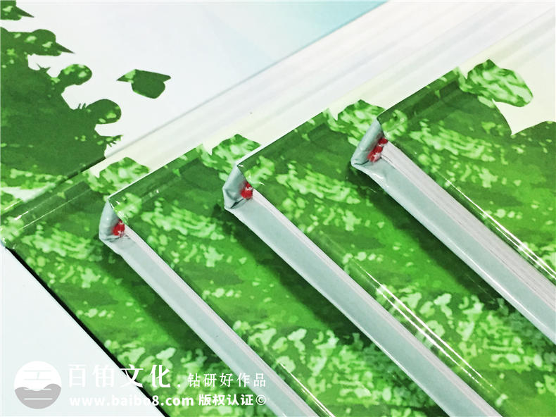 紀(jì)念某人某事的紀(jì)念冊(cè)設(shè)計(jì)方法探索 紀(jì)念冊(cè)平面設(shè)計(jì)的構(gòu)成技巧！