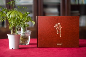 「領(lǐng)導離職紀念冊」退休相冊制作-設(shè)計一本關(guān)于職工的畫冊